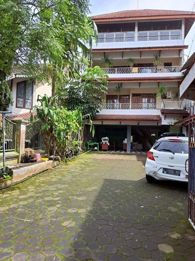 Wisma & Kantin Amanda Mojokerto Zewnętrze zdjęcie